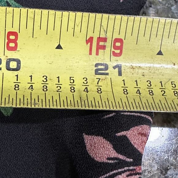 The Pioneer Woman Blouse Size Large Black Red Floral Bell Sleeve Boho Tunic Top - Picture 7 of 8